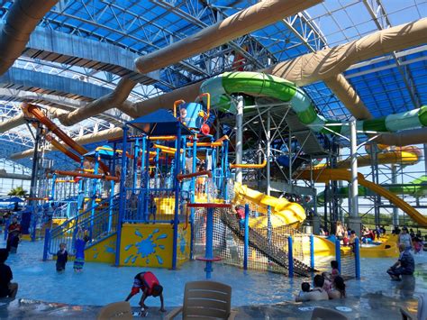 Indoor Waterpark .